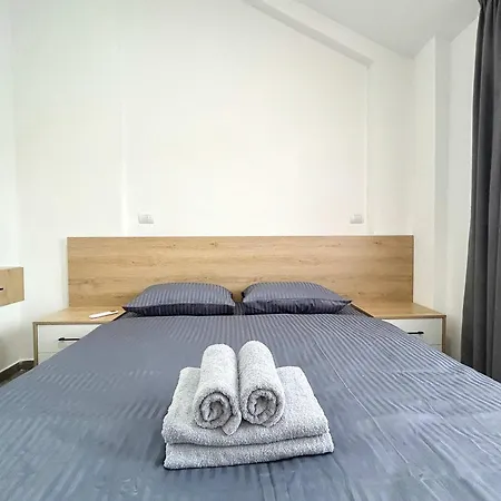 Two-tier 1041 Apartamento Golem (Tirana)